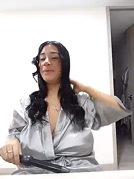 Samantha hotly online show from October 2025 01:44:01 PM