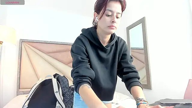 valerieMattson online show from October 2025 05:53:01 PM