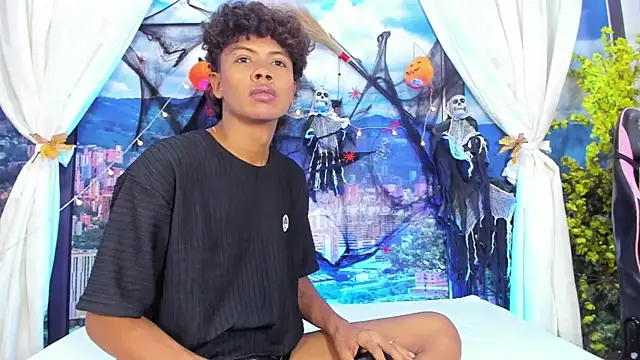 MilthonDelis online show from October 2025 03:29:02 AM