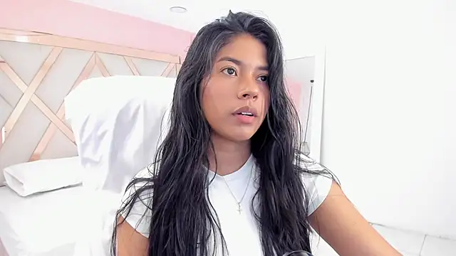 Snapshot of samantaa_shy chatting on November 2025 02:21:01 AM samantaa shy online show from November 2025 02:21:01 AM