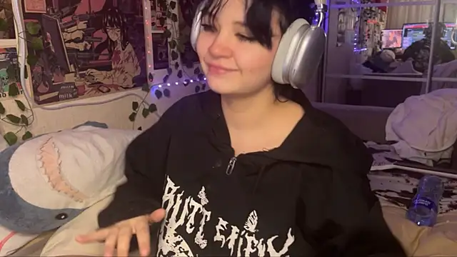 nikoli naw online show from October 2025 10:00:02 PM