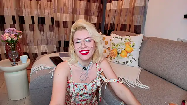 Snapshot of Hellen_TheSoul chatting on April 2026 02:40:02 AM Hellen TheSoul online show from April 2026 02:40:02 AM