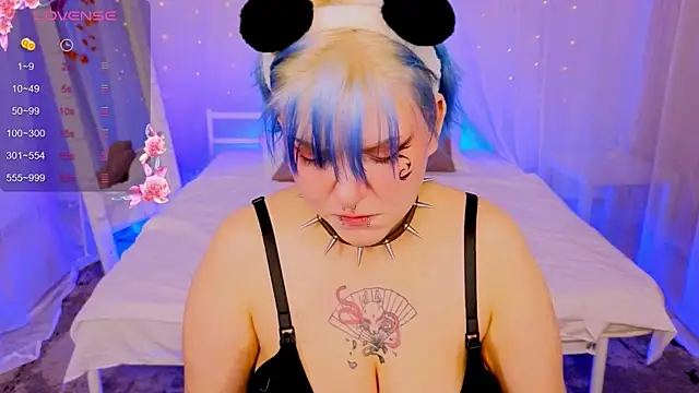 bluelunaray online show from September 2025 01:53:01 AM