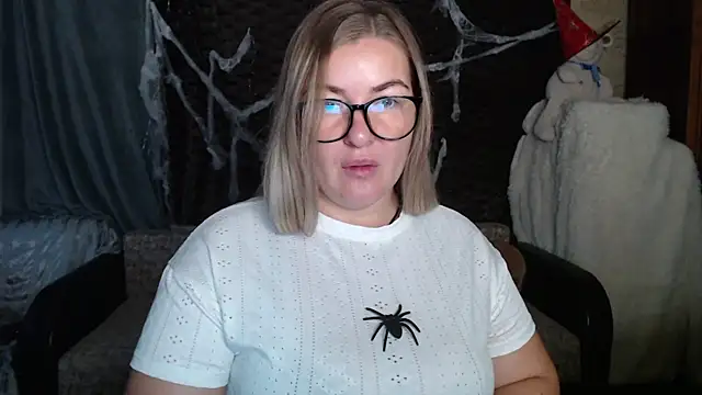 NikaSkylink online show from October 2025 03:41:02 AM