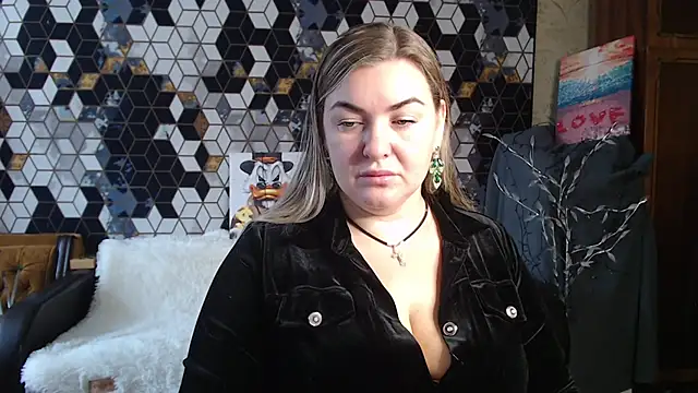 NikaSkylink online show from February 2026 05:17:01 AM