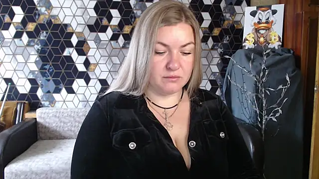 NikaSkylink online show from April 2026 04:51:01 AM