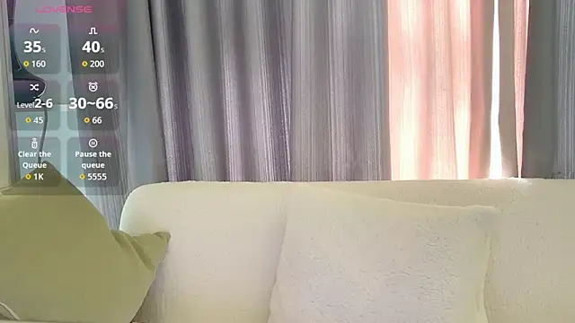 Snapshot of LunaDeVaal chatting on April 2026 05:34:01 AM LunaDeVaal online show from April 2026 05:34:01 AM