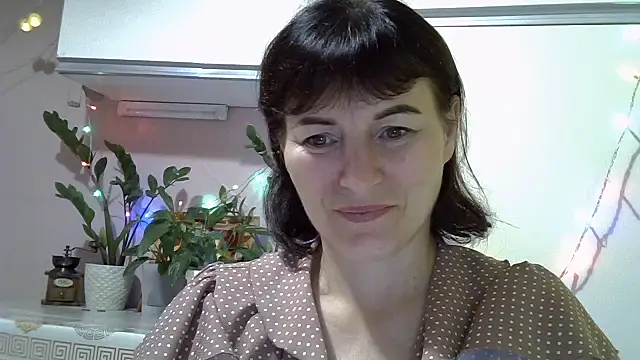 Krystal 82 online show from September 2025 05:13:01 PM