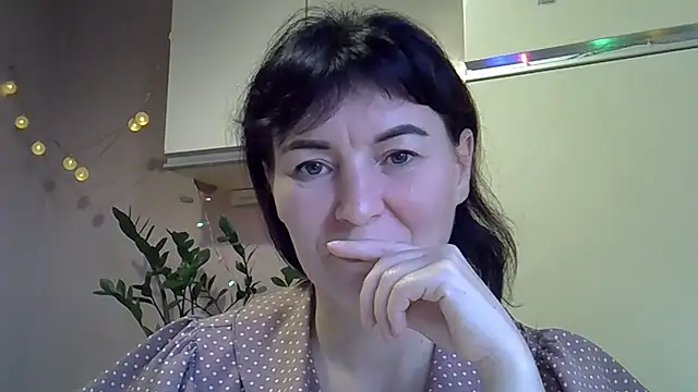 Krystal 82 online show from September 2025 03:27:02 PM