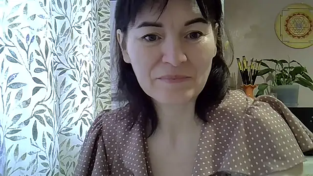 Krystal 82 online show from December 2025 08:45:01 AM