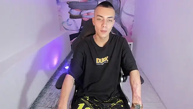 Dereck Boy8 online show from November 2025 08:30:01 PM