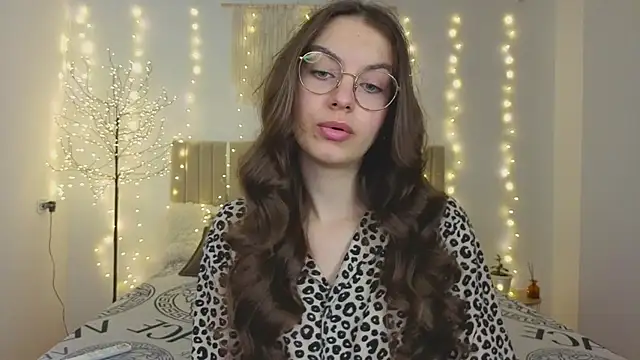 Real cutie1 online show from December 2025 01:28:02 PM