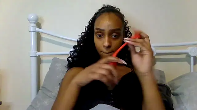 Snapshot of Hazel_Dollxx chatting on January 2026 12:10:02 PM Hazel Dollxx online show from January 2026 12:10:02 PM