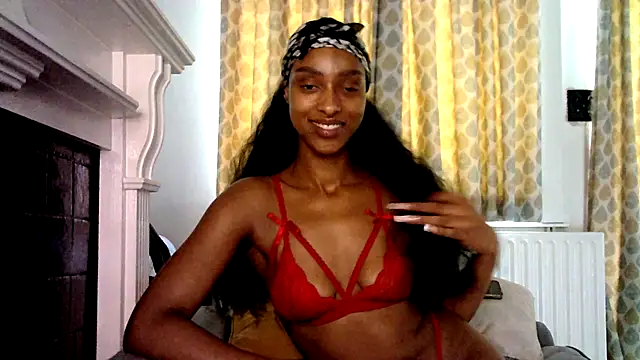 Snapshot of Hazel_Dollxx chatting on July 2026 06:11:02 AM Hazel Dollxx online show from July 2026 06:11:02 AM