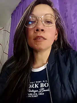 Chriss girl of imaginatio online show from December 2025 11:11:01 PM