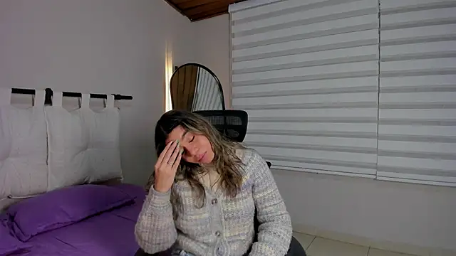 Snapshot of Rachell_criss chatting on December 2025 03:48:01 AM Rachell criss online show from December 2025 03:48:01 AM