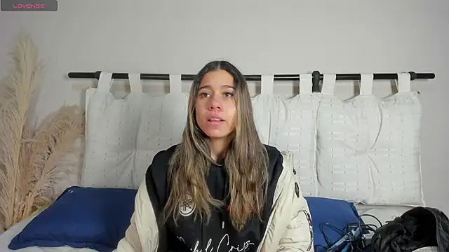 Snapshot of Rachell_criss chatting on January 2026 03:43:01 AM Rachell criss online show from January 2026 03:43:01 AM