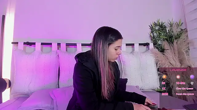 Snapshot of Rachell_criss chatting on February 2026 04:21:01 AM Rachell criss online show from February 2026 04:21:01 AM