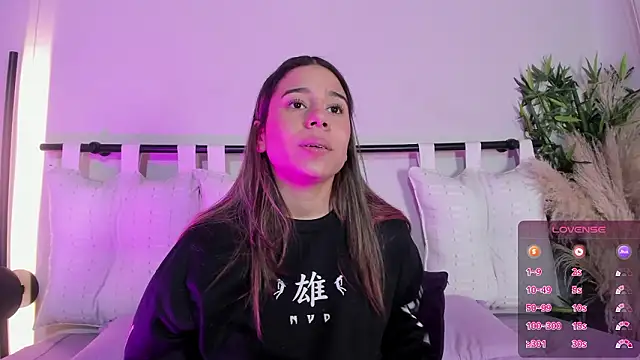 Snapshot of Rachell_criss chatting on February 2026 06:40:02 AM Rachell criss online show from February 2026 06:40:02 AM