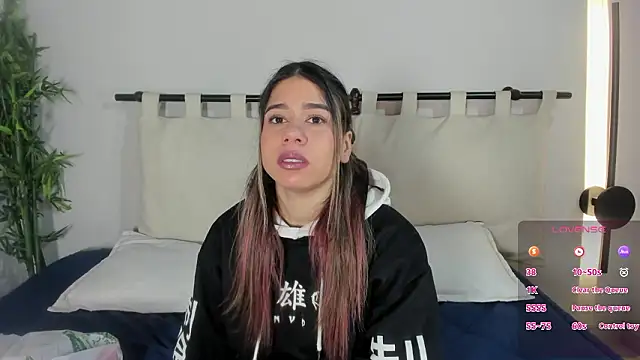 Snapshot of Rachell_criss chatting on February 2026 04:27:01 AM Rachell criss online show from February 2026 04:27:01 AM