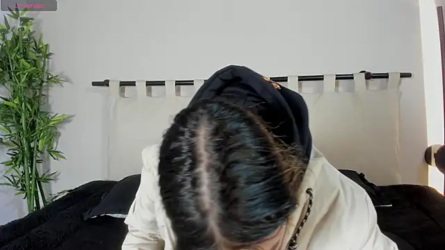 Snapshot of Rachell_criss chatting on February 2026 03:58:01 AM Rachell criss online show from February 2026 03:58:01 AM