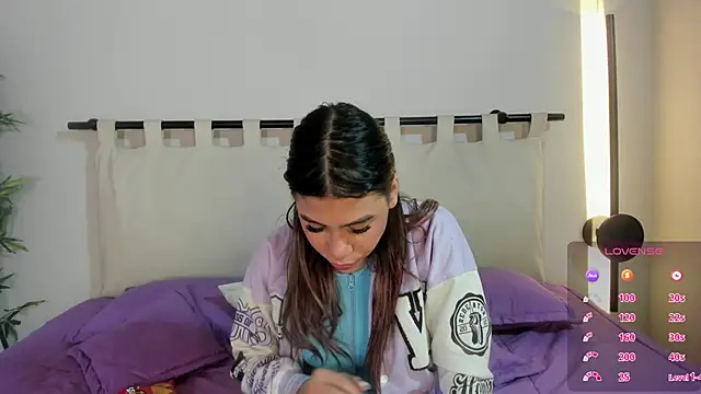 Snapshot of Rachell_criss chatting on February 2026 04:02:01 AM Rachell criss online show from February 2026 04:02:01 AM