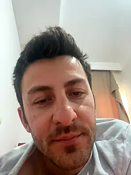 emredenizz07 online show from October 2025 08:01:01 AM