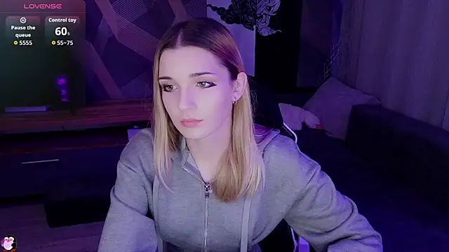 Sandy Belle online show from October 2025 08:10:01 PM