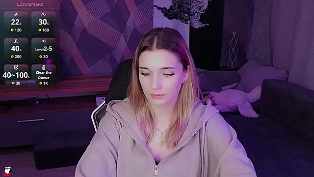 Sandy Belle online show from November 2025 07:29:02 PM