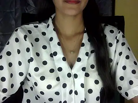 Snapshot of zara_Khan0 chatting on November 2025 02:37:02 PM zara Khan0 online show from November 2025 02:37:02 PM