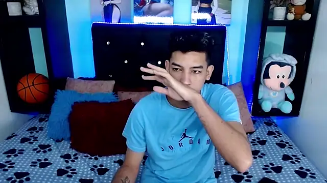 x oliver x online show from September 2025 04:17:02 AM