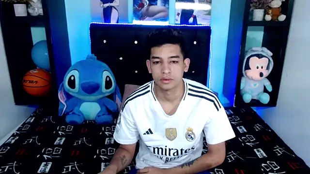 x oliver x online show from October 2025 03:47:01 AM