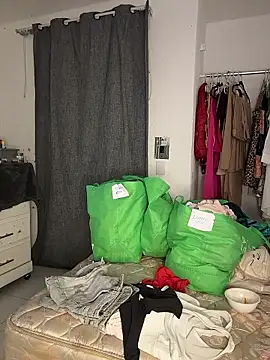 Snapshot of Nia_Desire chatting on January 2026 06:18:02 AM Nia Desire online show from January 2026 06:18:02 AM