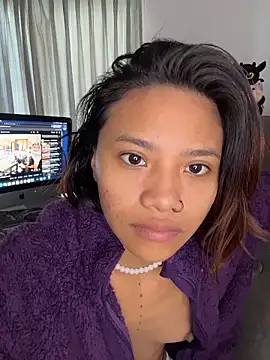 Snapshot of Nia_Desire chatting on February 2026 02:32:02 PM Nia Desire online show from February 2026 02:32:02 PM