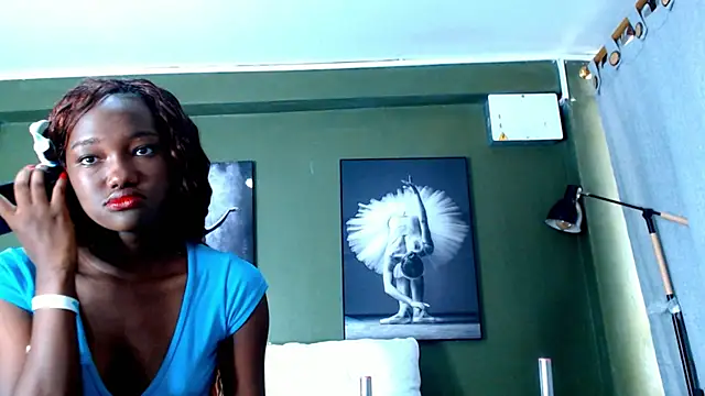 Snapshot of Evaa_18 chatting on September 2025 05:38:01 PM Evaa 18 online show from September 2025 05:38:01 PM