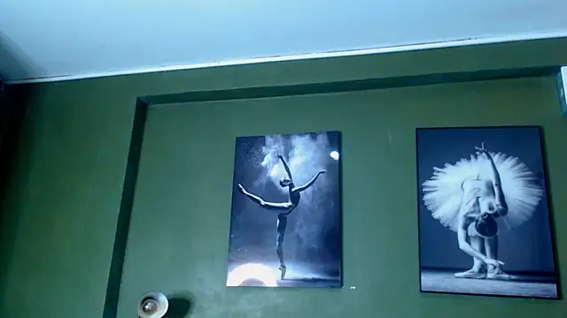 Snapshot of Evaa_18 chatting on October 2025 05:30:01 PM Evaa 18 online show from October 2025 05:30:01 PM