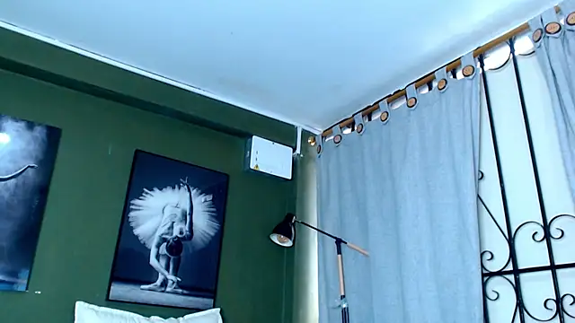 Snapshot of Evaa_18 chatting on October 2025 05:31:01 PM Evaa 18 online show from October 2025 05:31:01 PM