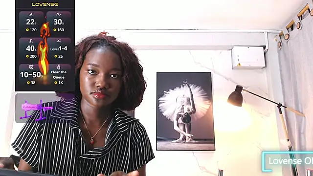 Snapshot of Evaa_18 chatting on October 2025 05:35:01 PM Evaa 18 online show from October 2025 05:35:01 PM