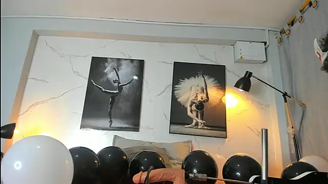 Snapshot of Evaa_18 chatting on October 2025 05:58:02 PM Evaa 18 online show from October 2025 05:58:02 PM