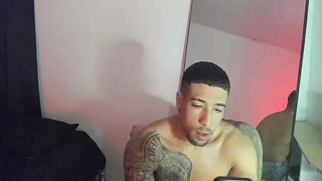 ThiagoLugo online show from November 2025 11:15:01 PM