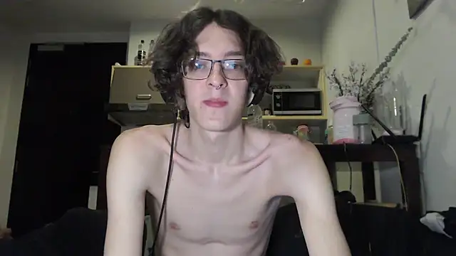 Snapshot of LovesomeCookie chatting on September 2025 12:41:01 PM LovesomeCookie online show from September 2025 12:41:01 PM