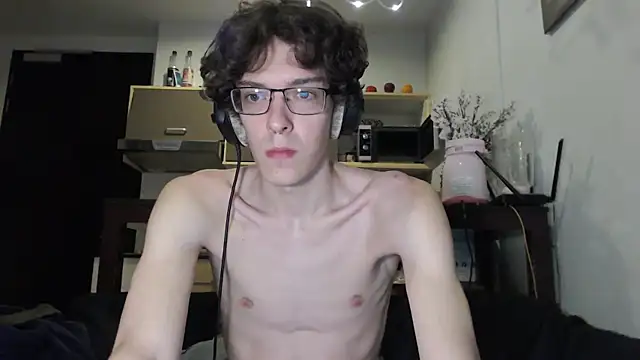 Snapshot of LovesomeCookie chatting on October 2025 12:04:02 PM LovesomeCookie online show from October 2025 12:04:02 PM