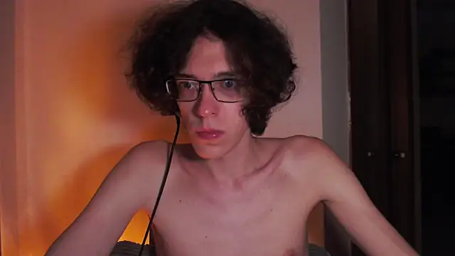 Snapshot of LovesomeCookie chatting on April 2026 03:46:02 PM LovesomeCookie online show from April 2026 03:46:02 PM