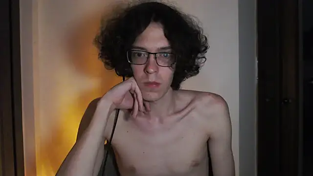 Snapshot of LovesomeCookie chatting on April 2026 06:21:02 PM LovesomeCookie online show from April 2026 06:21:02 PM