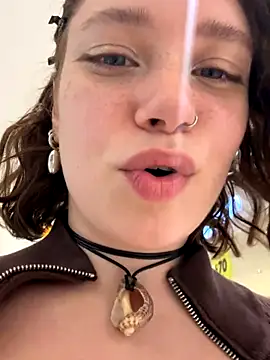 lucy-joy online show from September 2025 08:25:01 AM