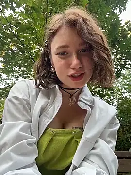 lucy-joy online show from September 2025 12:18:01 PM