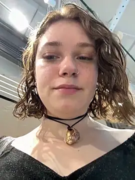 lucy-joy online show from October 2025 10:34:02 AM