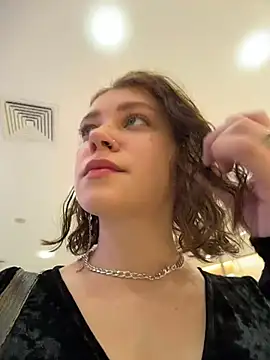 lucy-joy online show from October 2025 10:25:01 AM