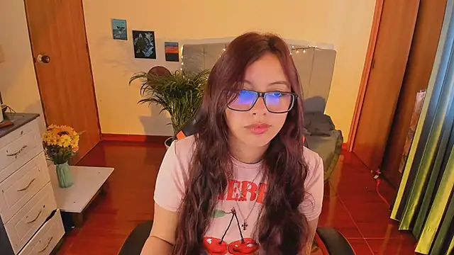 Snapshot of Verolake chatting on September 2025 06:29:01 PM Verolake online show from September 2025 06:29:01 PM