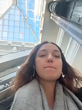 DollyTall online show from November 2025 08:57:01 AM